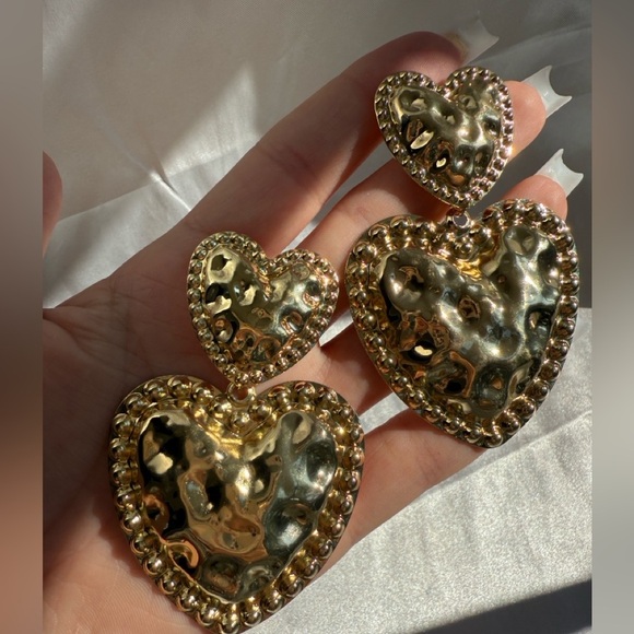 ZARA gold color Heart-Shaped Earrings - Picture 6 of 6